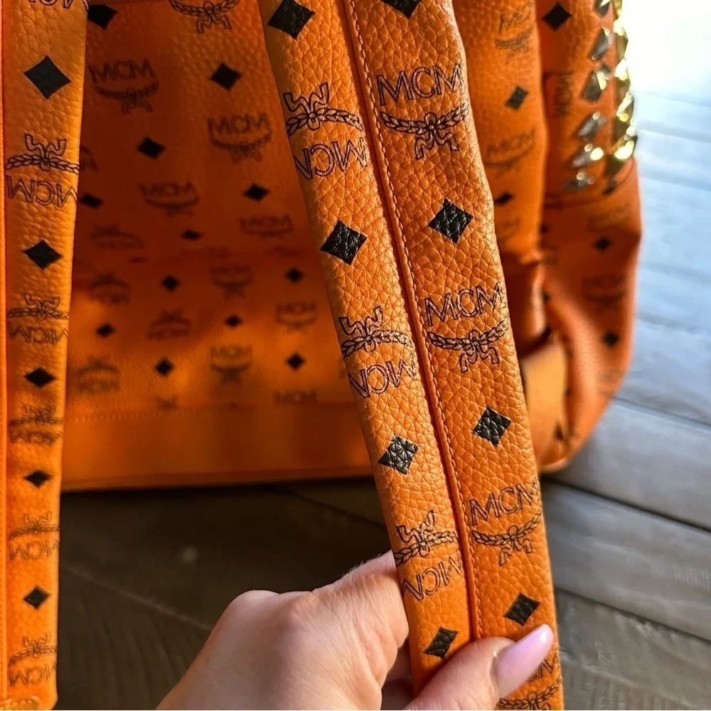 🔥MCM leather orange Visetos coated canvas 
Stark backpack🔥LIMITED EDITION - Picture 8 of 17